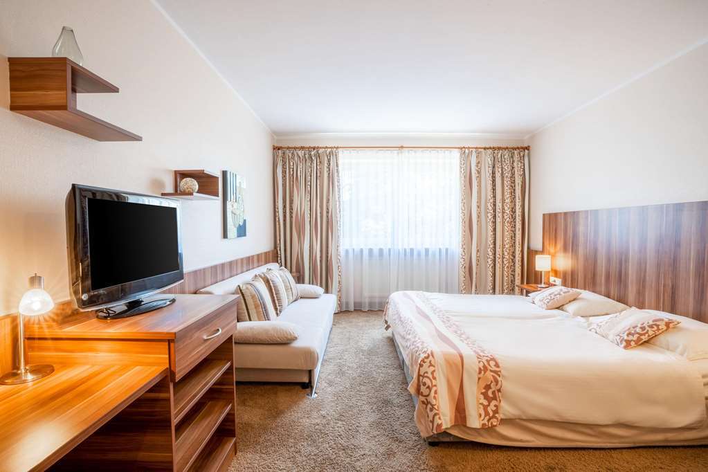 Qu 4* Augsburg